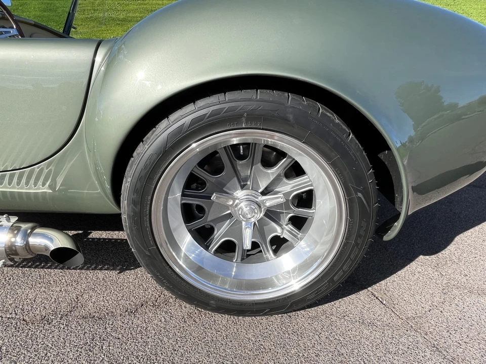 Shelby Cobra Replica - Image 16 of 31
