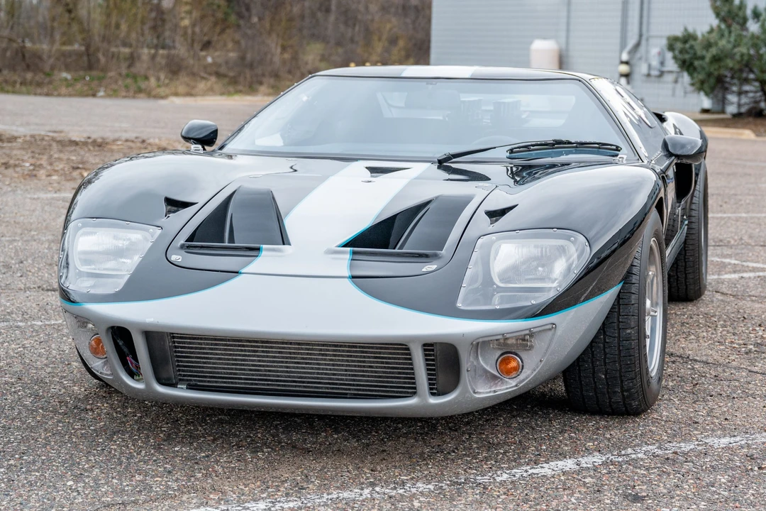 Ford Replica - Image 2 of 31