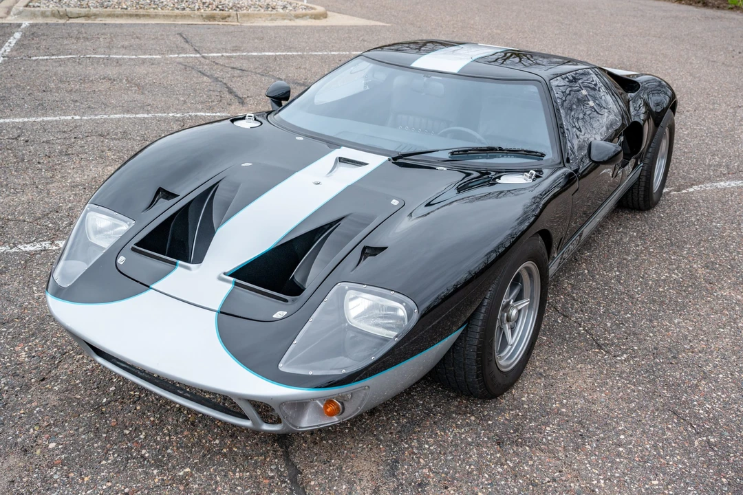 Ford Replica - Image 3 of 31