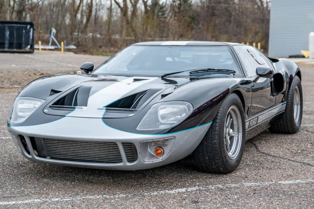 Ford Replica - Image 5 of 31