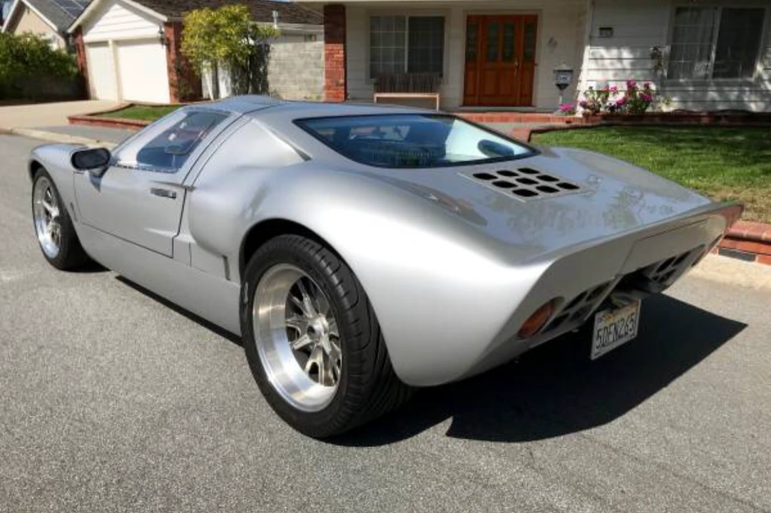 Ford Replica - Image 2 of 31