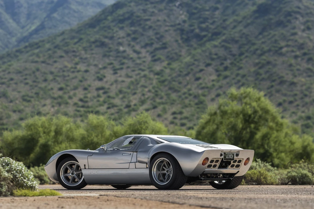 Ford Replica - Image 13 of 31