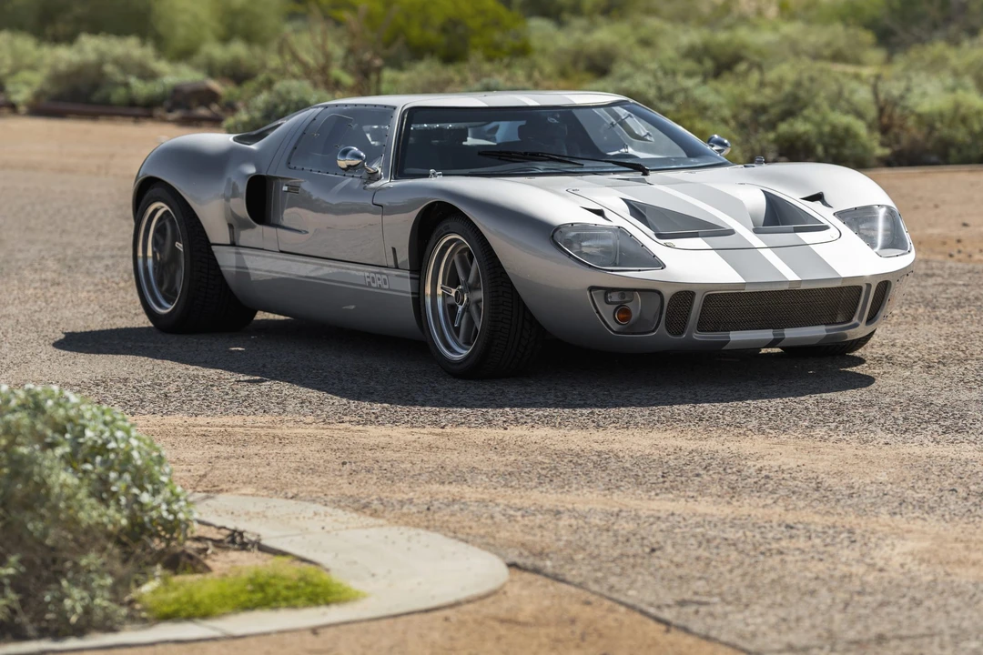 Ford Replica - Image 4 of 31
