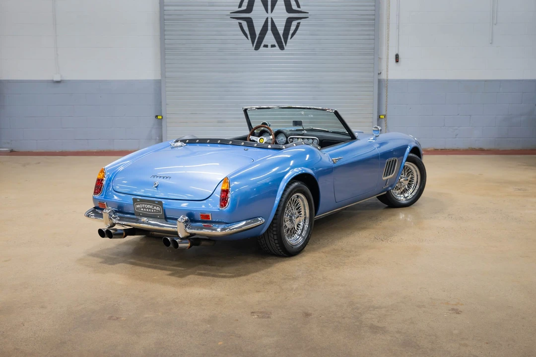 Fiat 124 Sport Spider - Image 16 of 31