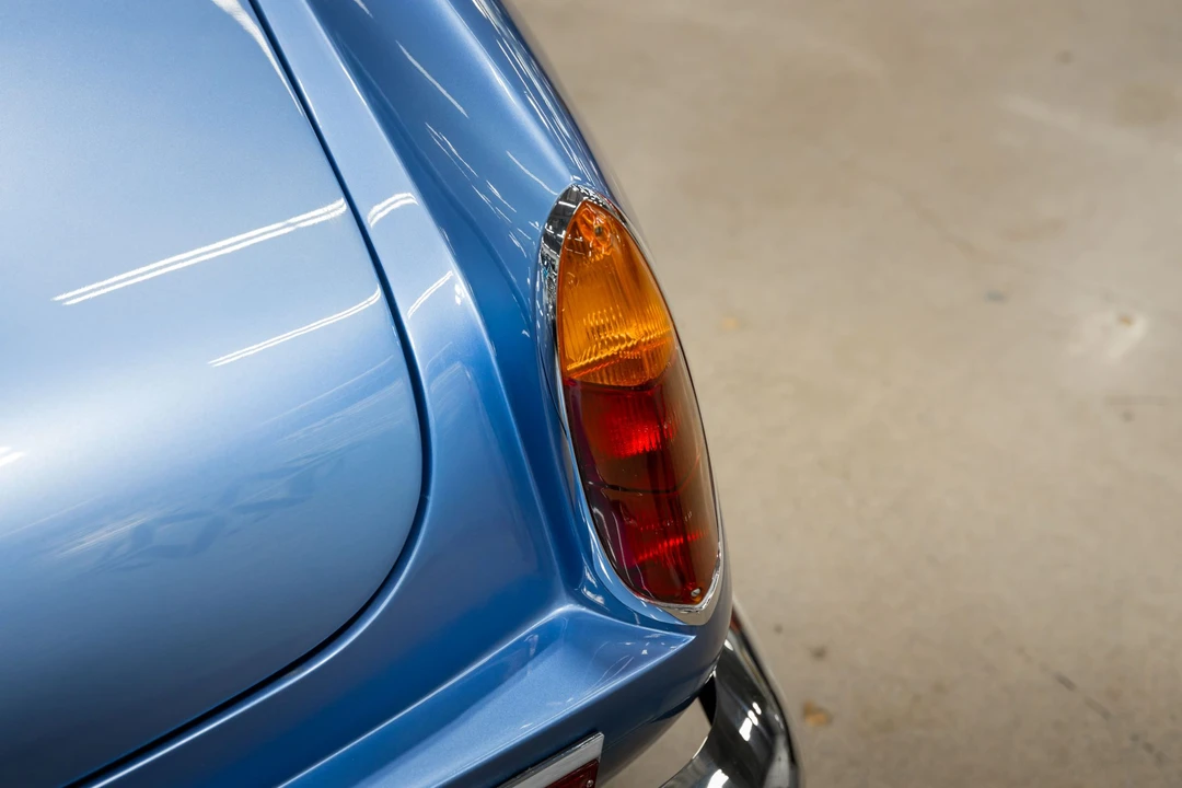 Fiat 124 Sport Spider - Image 27 of 31