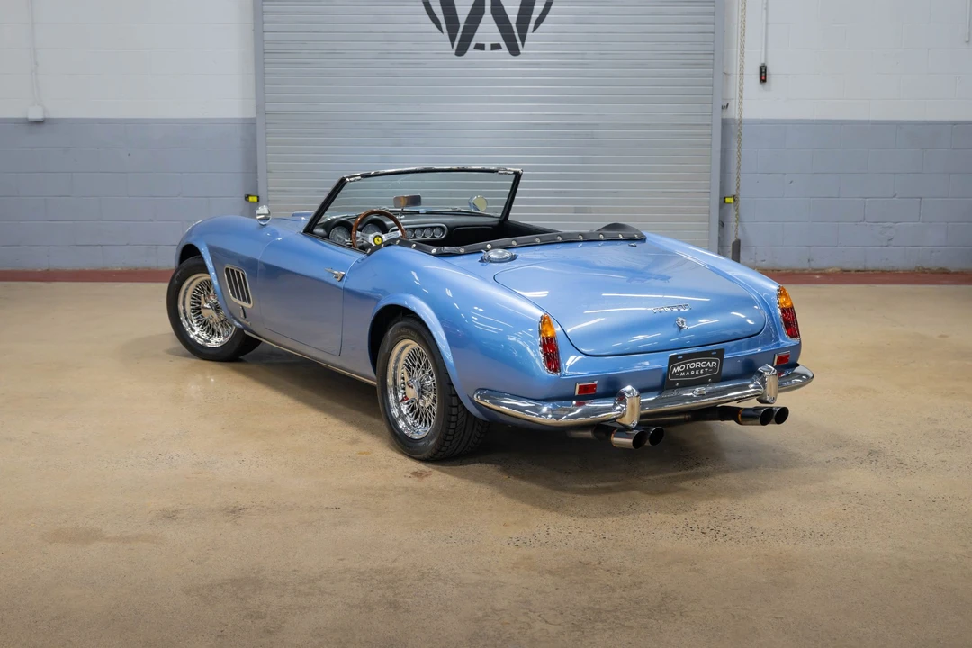 Fiat 124 Sport Spider - Image 12 of 31