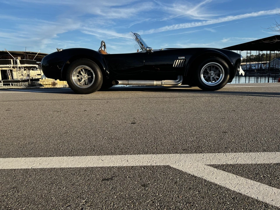 Shelby Cobra Replica - Image 17 of 31