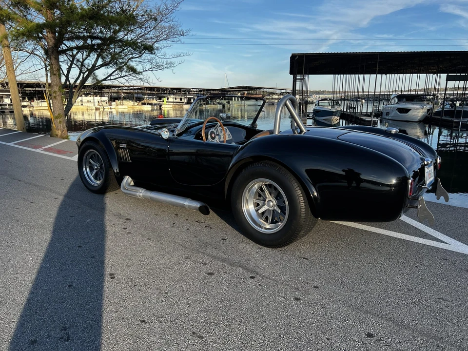 Shelby Cobra Replica - Image 7 of 31