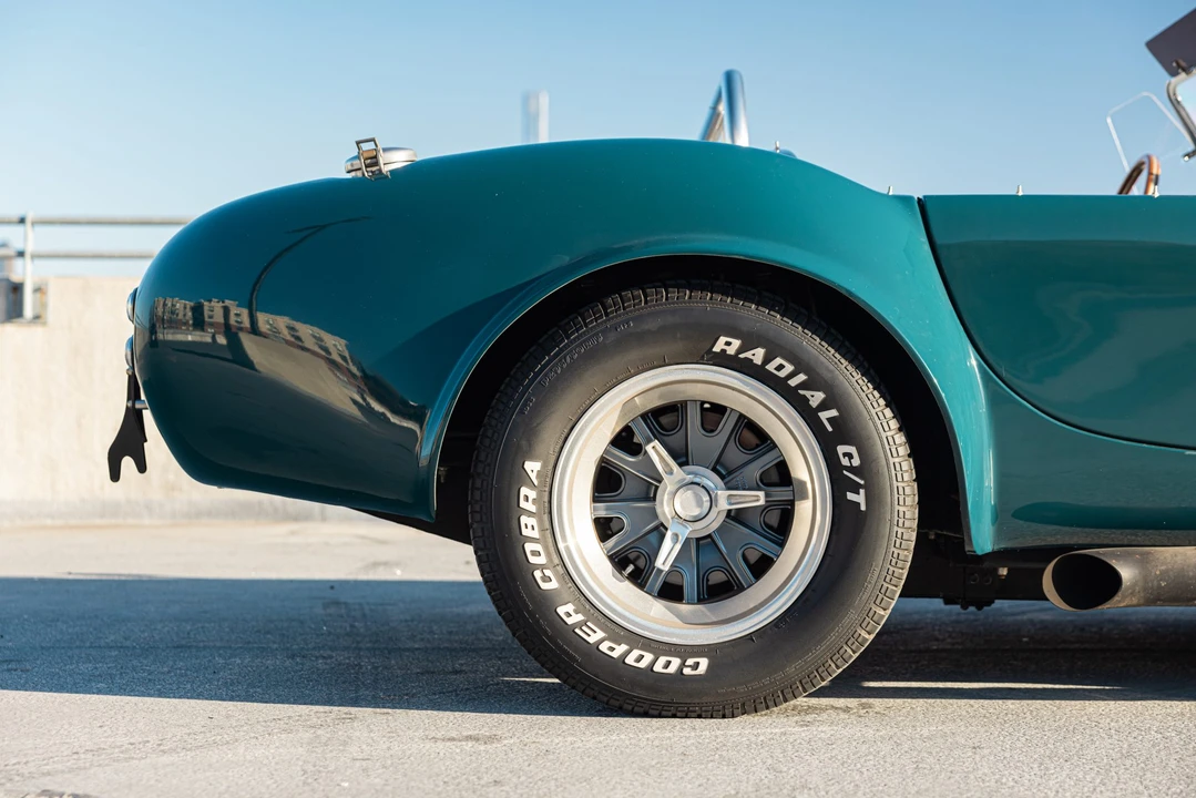 Shelby Cobra Replica - Image 27 of 31