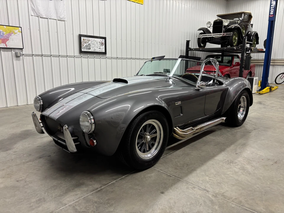 Shelby Cobra Replica - Image 10 of 31