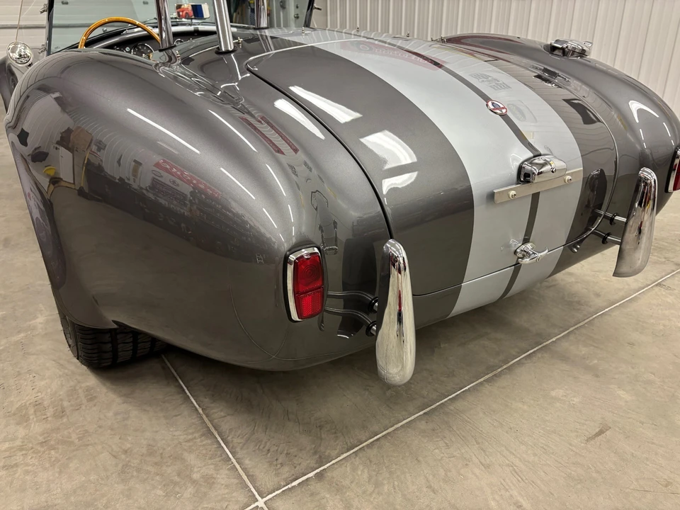 Shelby Cobra Replica - Image 28 of 31