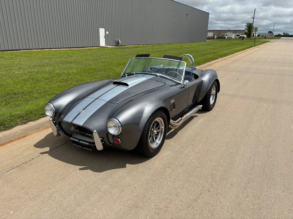 Shelby Cobra Replica - Image 2 of 31