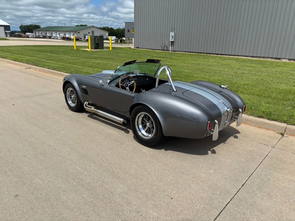 Shelby Cobra Replica - Image 4 of 31