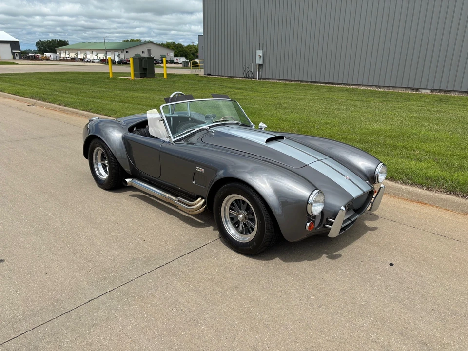 Shelby Cobra Replica - Image 8 of 31