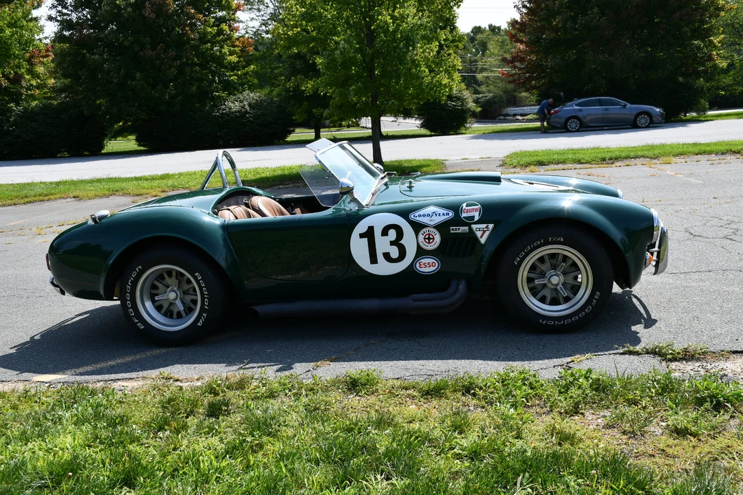 Shelby Cobra Replica - Image 4 of 31