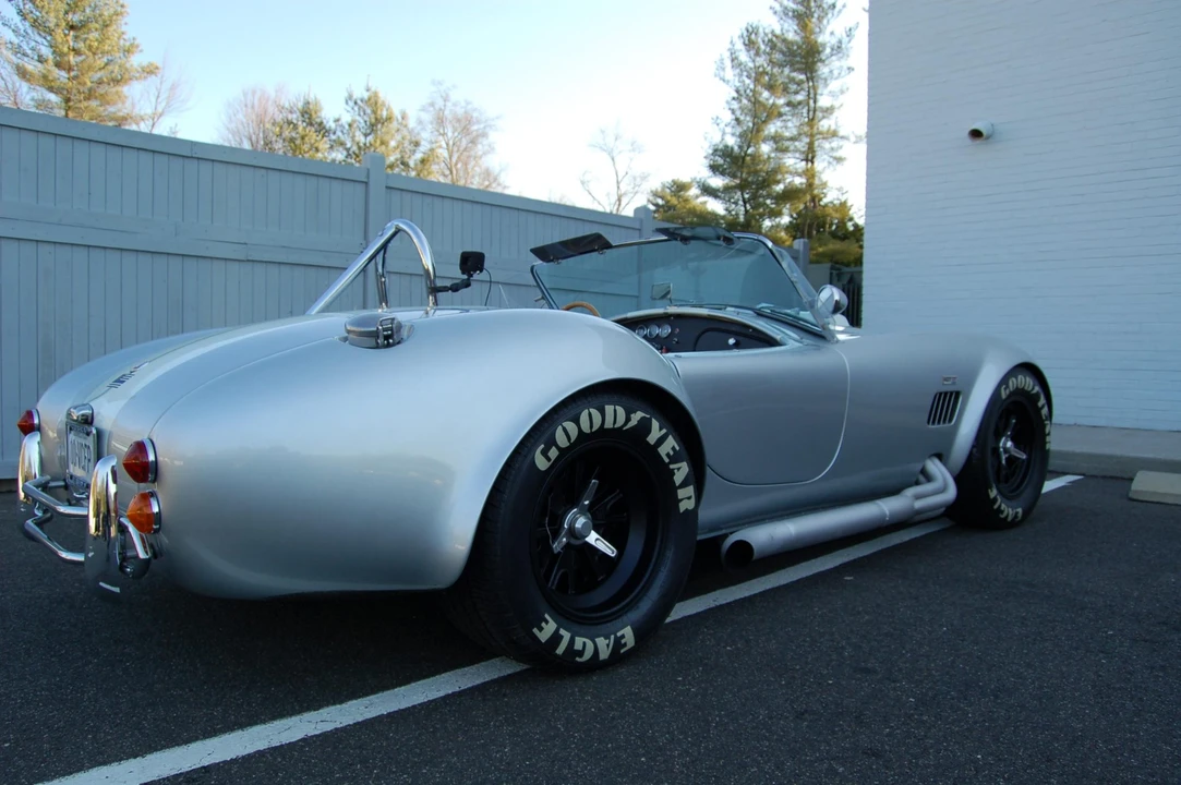 Shelby Cobra Replica - Image 20 of 31