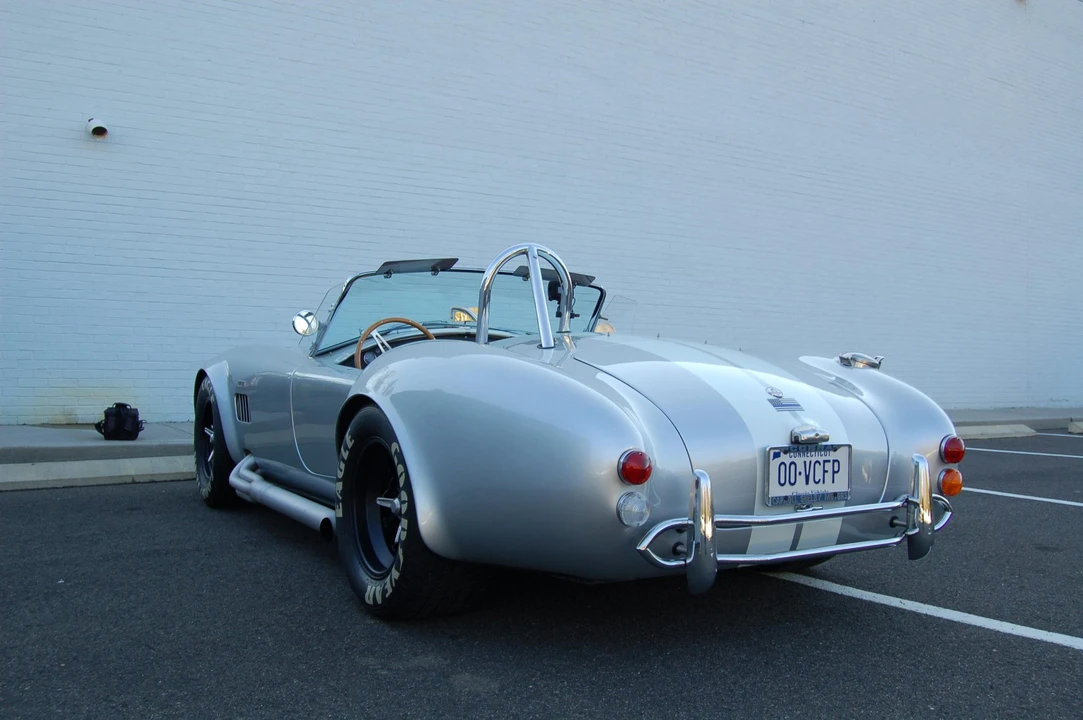 Shelby Cobra Replica - Image 11 of 31