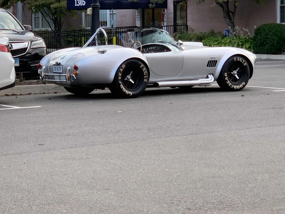 Shelby Cobra Replica - Image 21 of 31