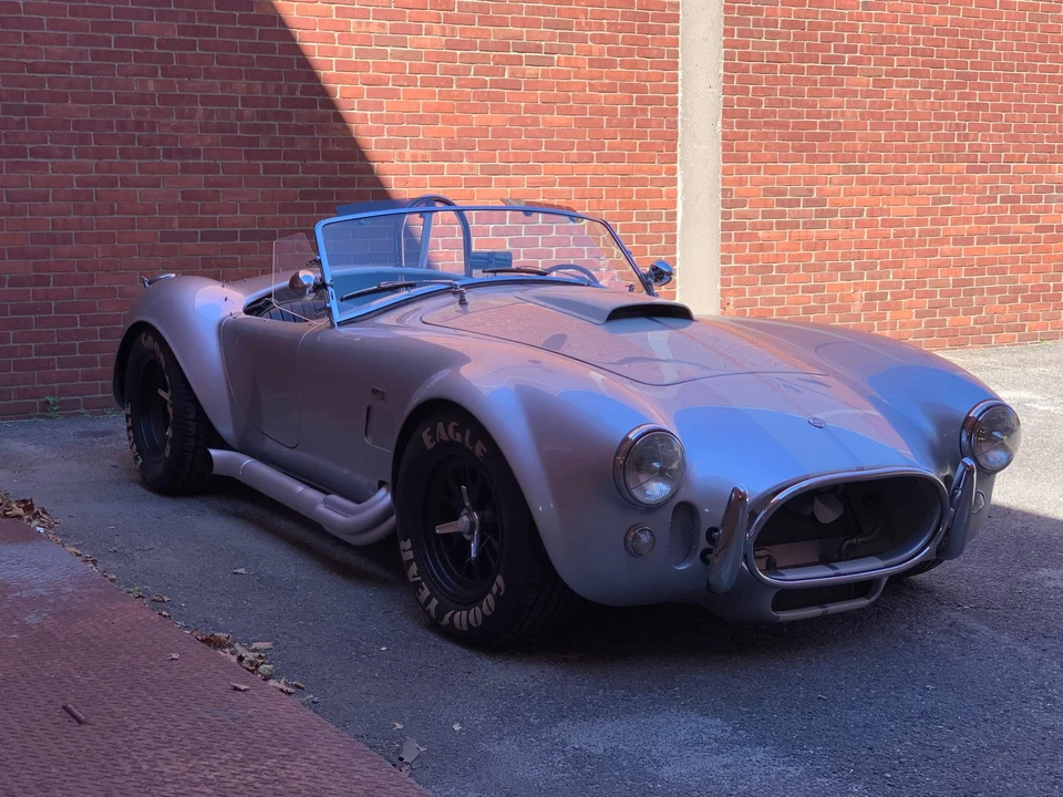 Shelby Cobra Replica - Image 25 of 31