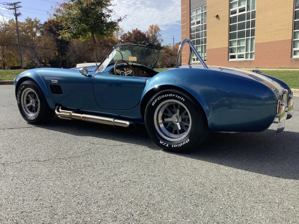 Shelby Cobra Replica - Image 8 of 31