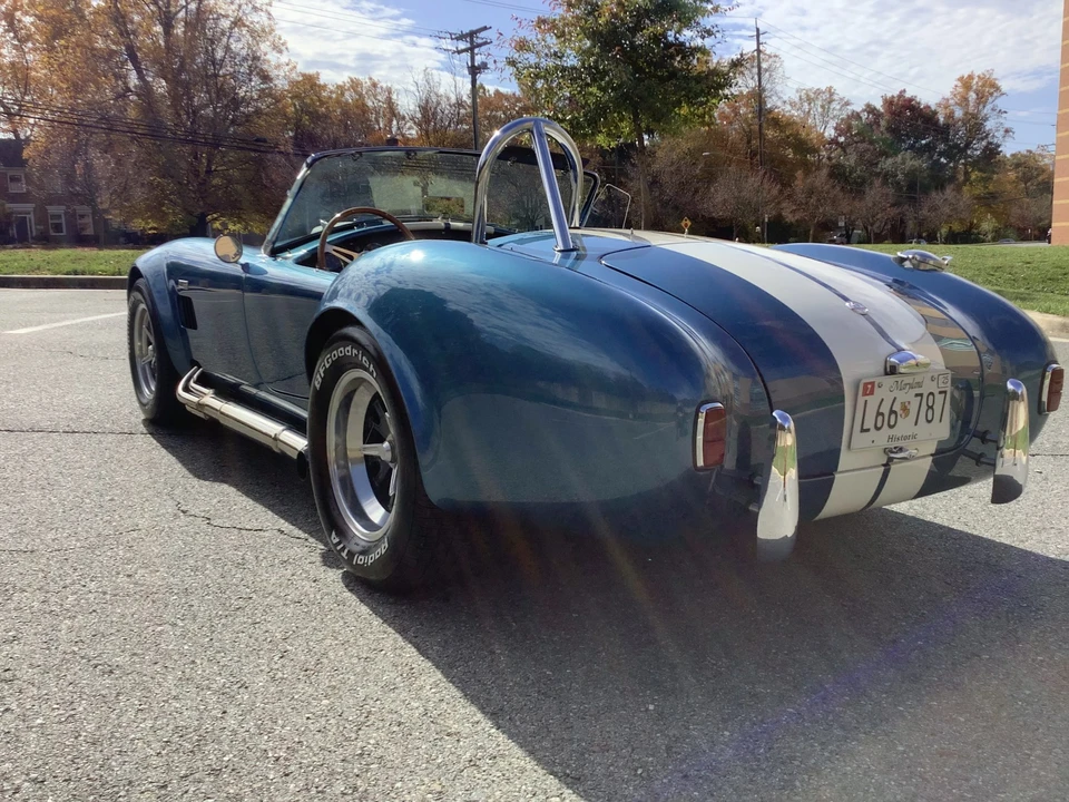 Shelby Cobra Replica - Image 9 of 31