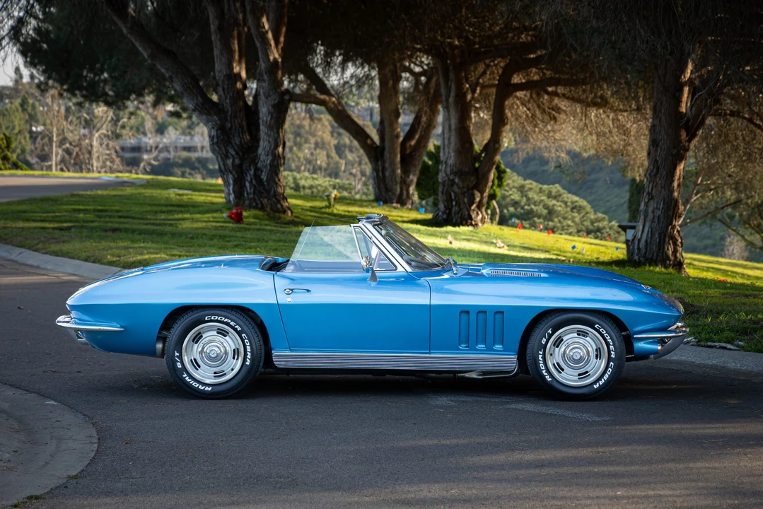 1966 Chevrolet Corvette C2 - Image 19 of 31