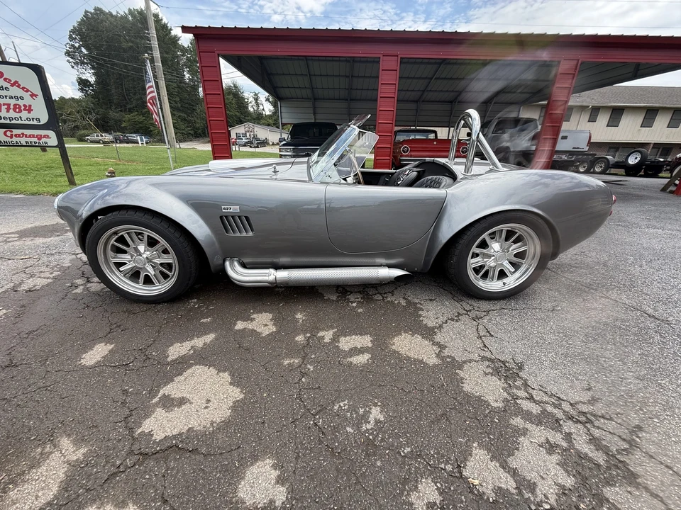 Factory Five Roadster - Image 8 of 31