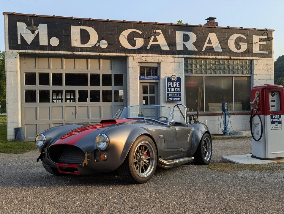 Factory Five Roadster - Image 7 of 31