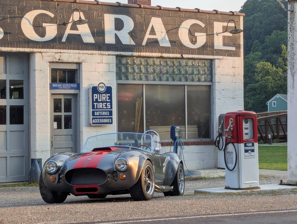 Factory Five Roadster - Image 10 of 31