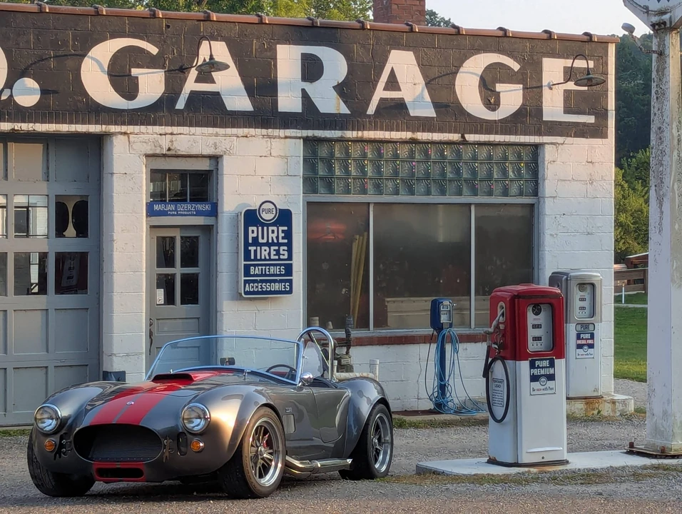 Factory Five Roadster - Image 9 of 31