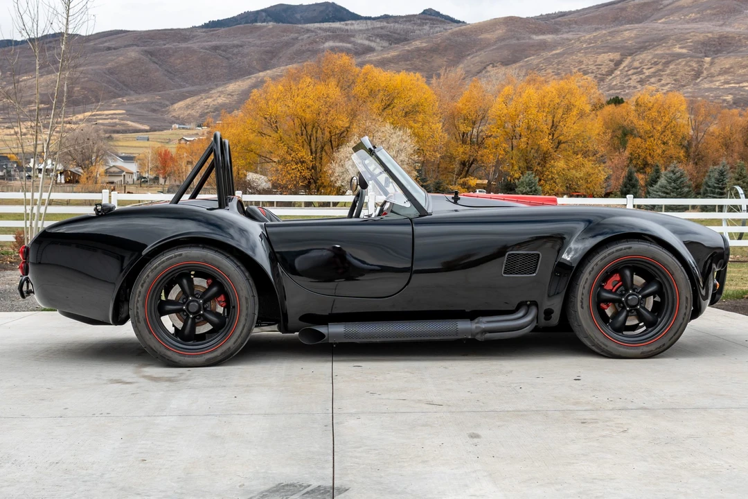 Shelby Cobra Replica - Image 4 of 31