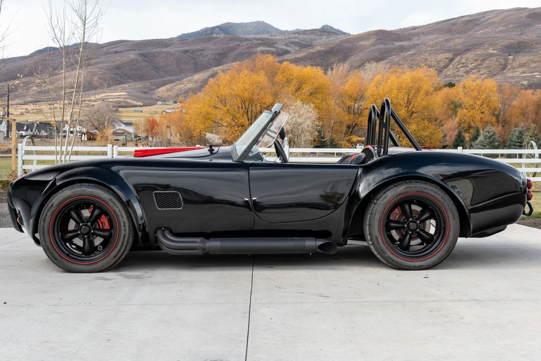 Shelby Cobra Replica - Image 8 of 31