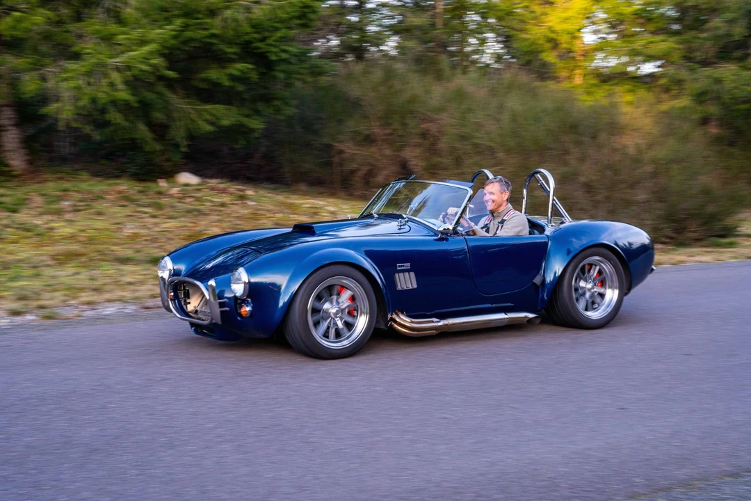 Shelby Cobra Replica - Image 25 of 31
