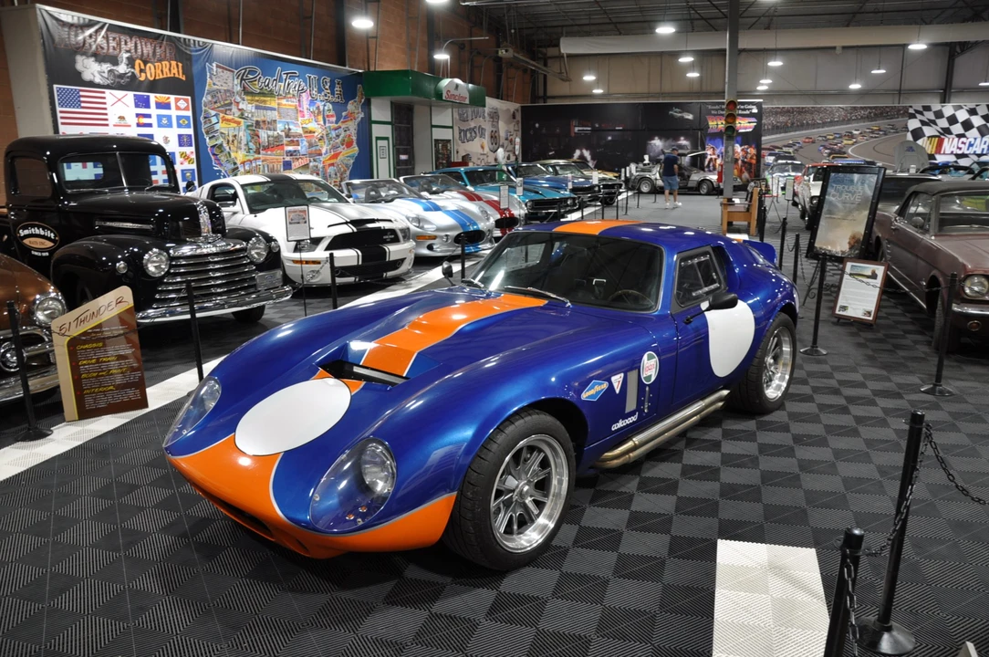 Factory Five Type 65 - Image 3 of 31