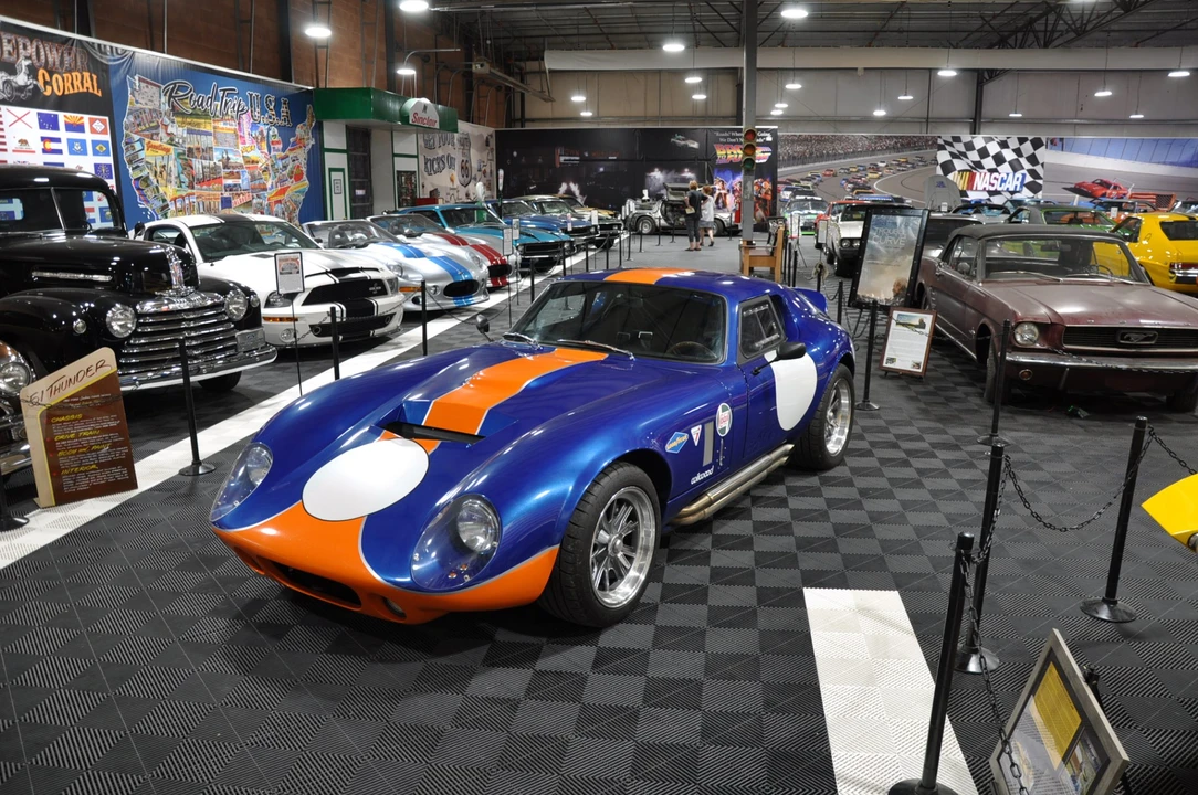 Factory Five Type 65 - Image 4 of 31