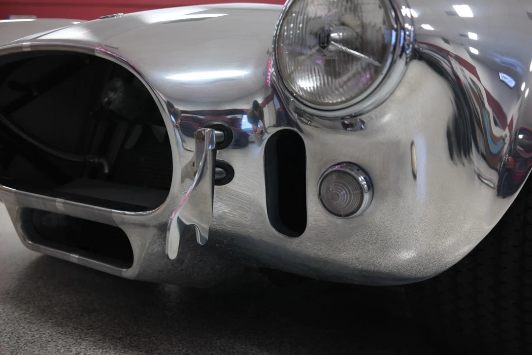 Shelby Cobra Replica - Image 8 of 31