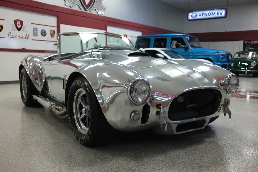 Shelby Cobra Replica - Image 2 of 31