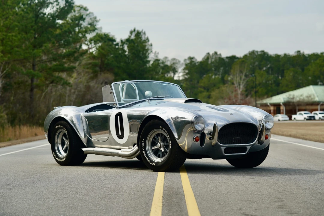 Shelby Cobra Replica - Image 9 of 31