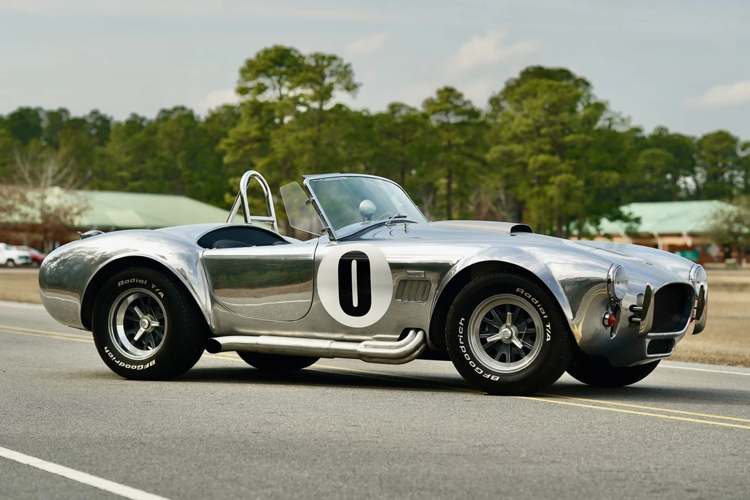 Shelby Cobra Replica - Image 8 of 31