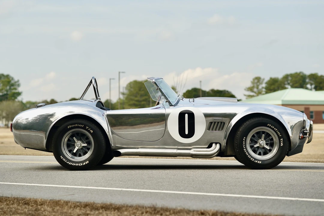 Shelby Cobra Replica - Image 7 of 31