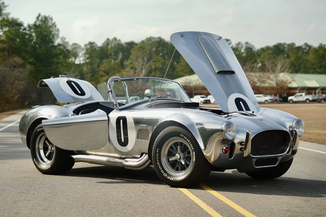 Shelby Cobra Replica - Image 10 of 31