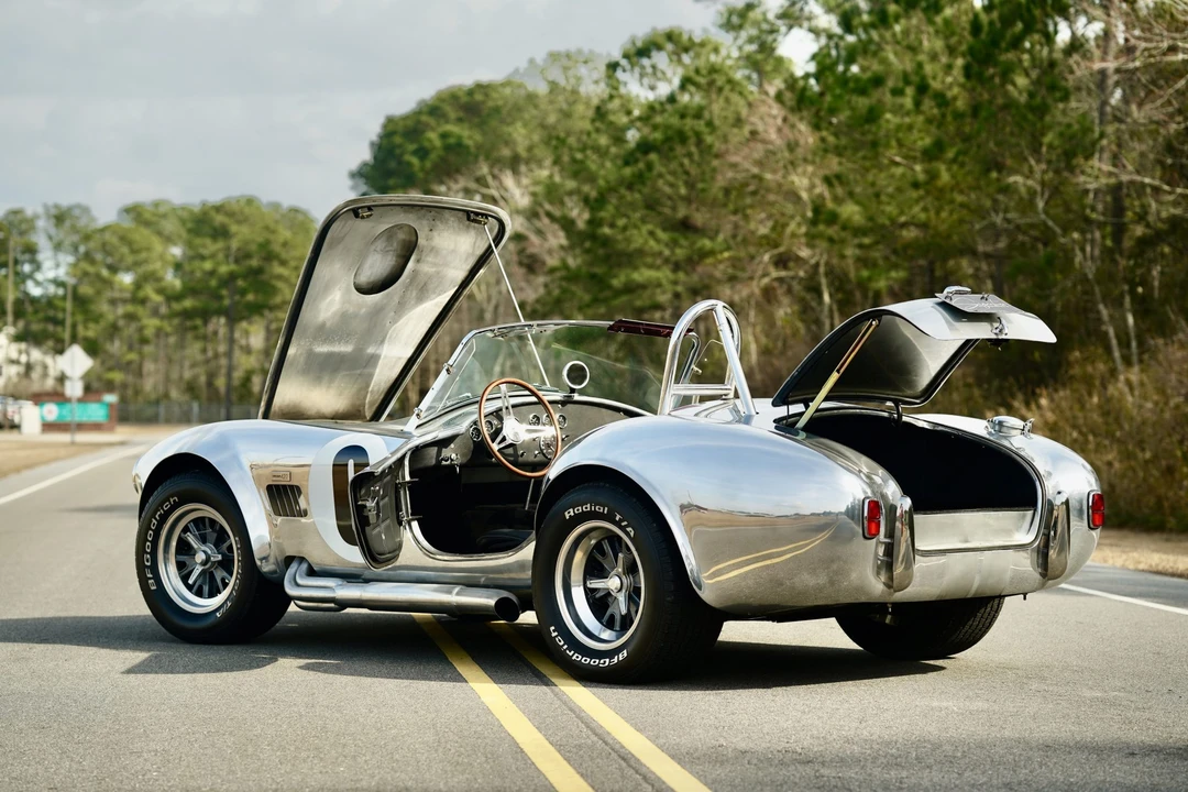 Shelby Cobra Replica - Image 11 of 31