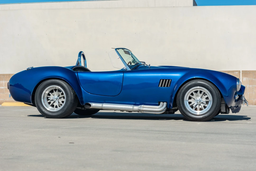Shelby Cobra Replica - Image 7 of 31