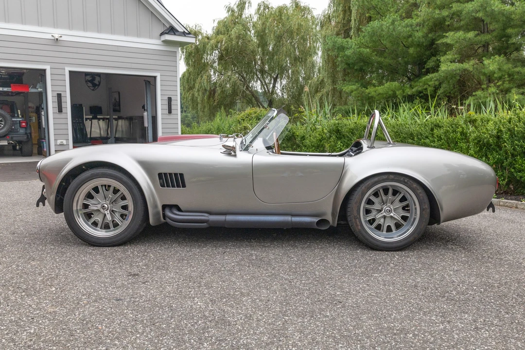 Shelby Cobra Replica - Image 8 of 31