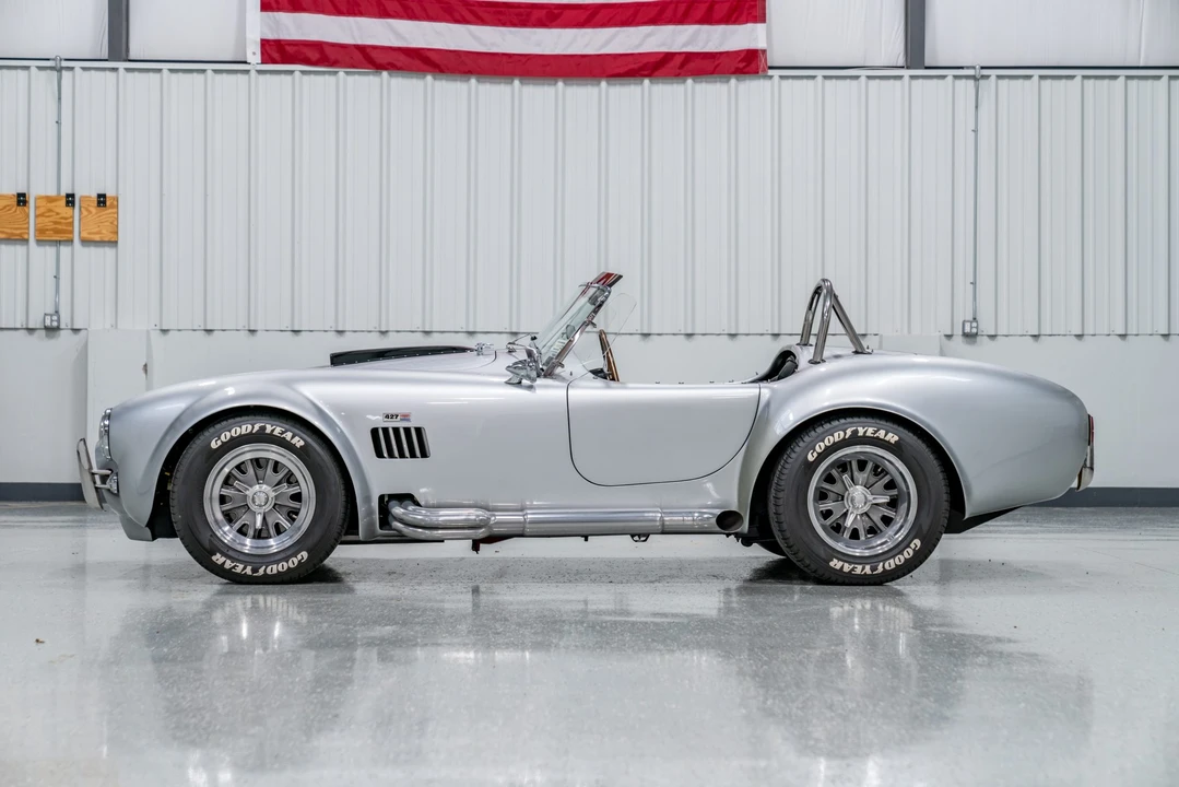 Shelby Cobra Replica - Image 3 of 31