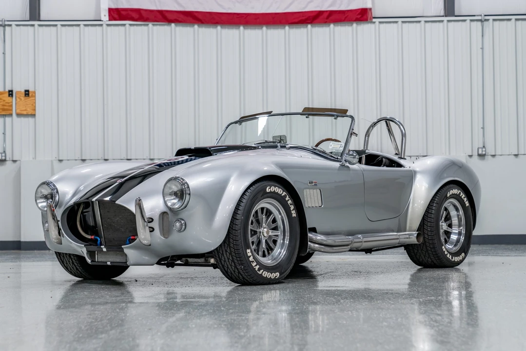 Shelby Cobra Replica - Image 2 of 31