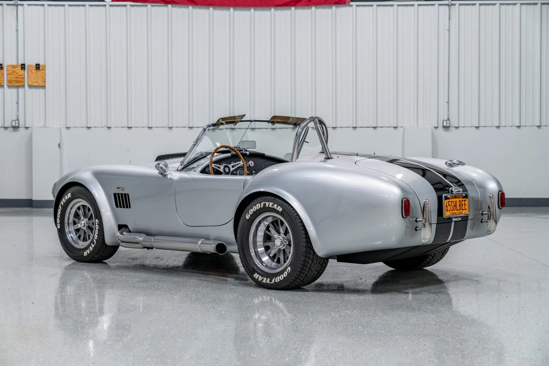 Shelby Cobra Replica - Image 4 of 31
