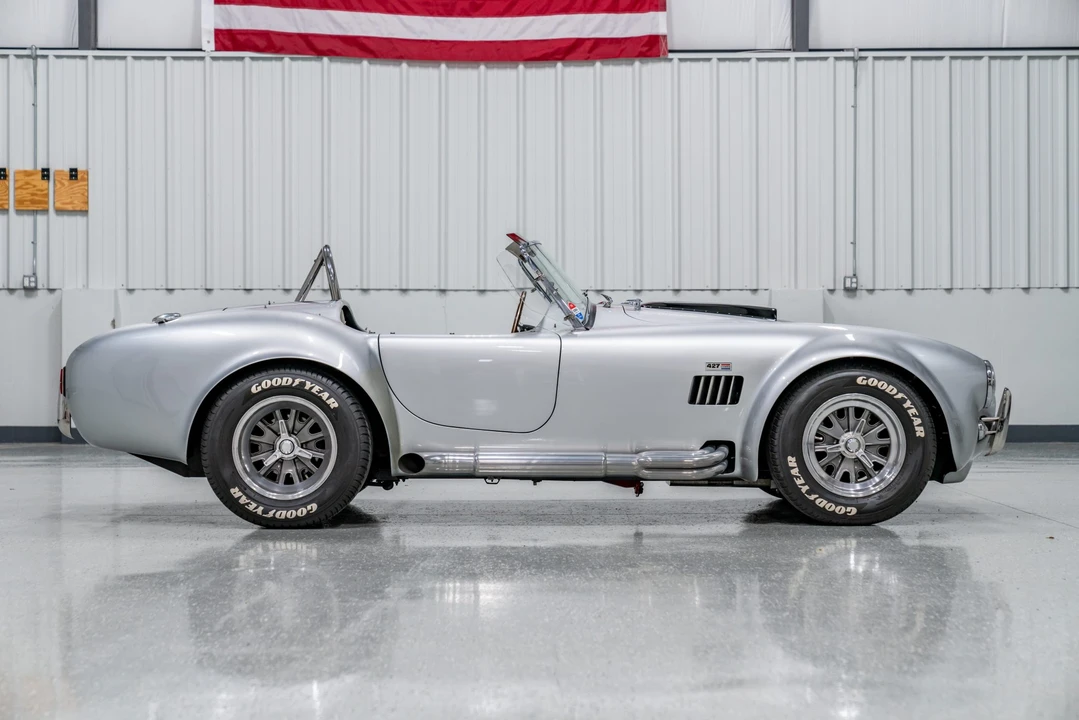Shelby Cobra Replica - Image 11 of 31