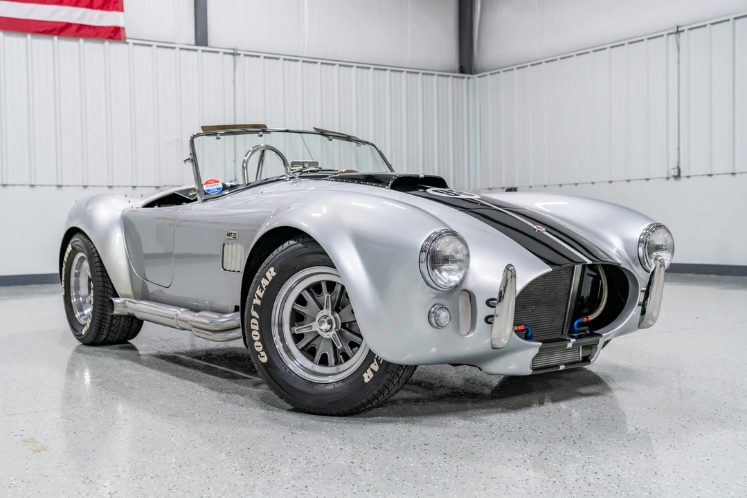Shelby Cobra Replica - Image 15 of 31