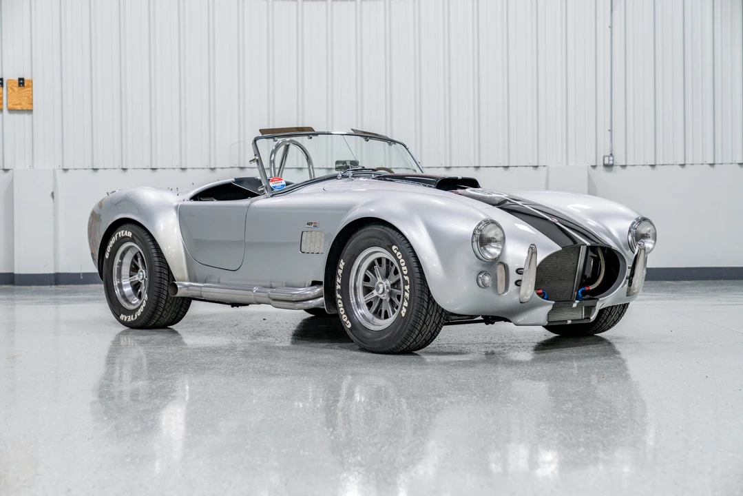 Shelby Cobra Replica - Image 12 of 31